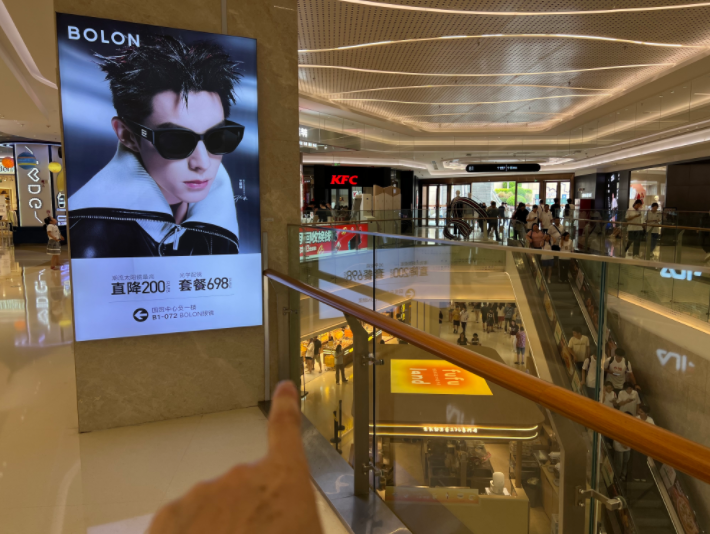 李先生又来咨询：多向锻冲头用H13容易塌模和开裂，问要用什么模具钢？